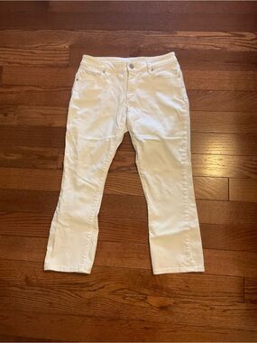 LOFT White curvy kick crop size 26